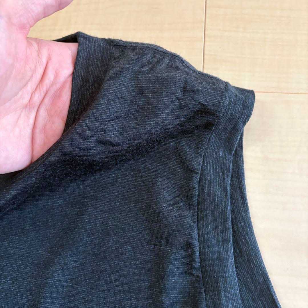 【COMOLI】ウールノースリーブ