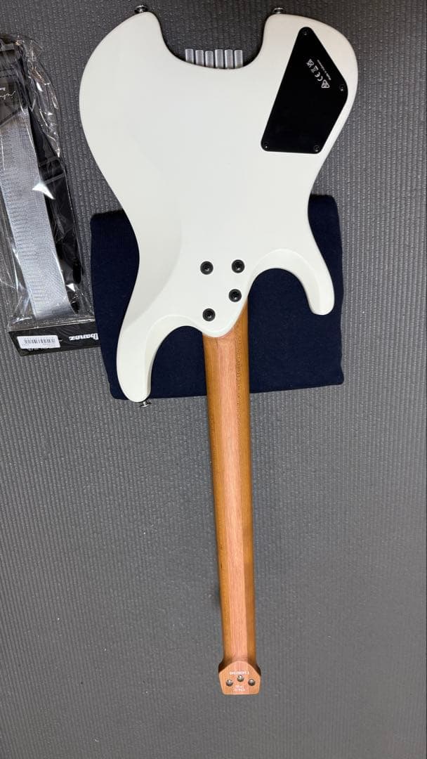 Ibanez ICHI10 IchikaNito model ストラップ付　新同