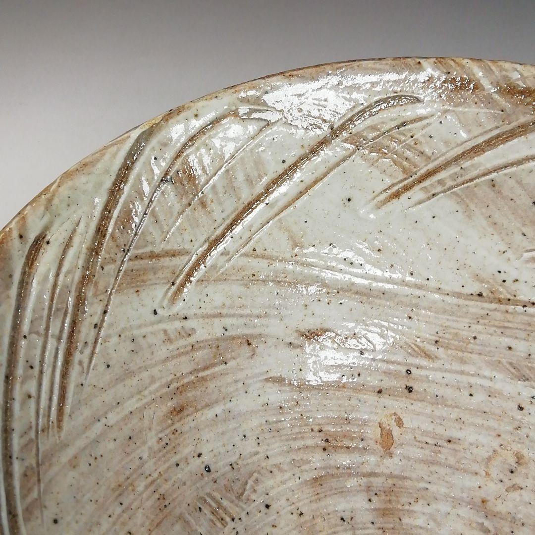 Ｗ５５　茶碗　『彫三島　刷毛目茶碗』『尾田一念 作』　共箱　抹茶碗　茶道具