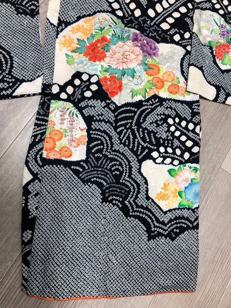 振袖 総絞り　着物　帯　セット　モノトーン　絞り　花柄　高級　成人式