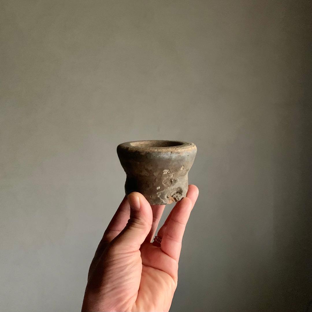 陶製の 小さな 乳鉢 臼 あるいは中国の化粧道具 古道具 アンティーク オブジェ