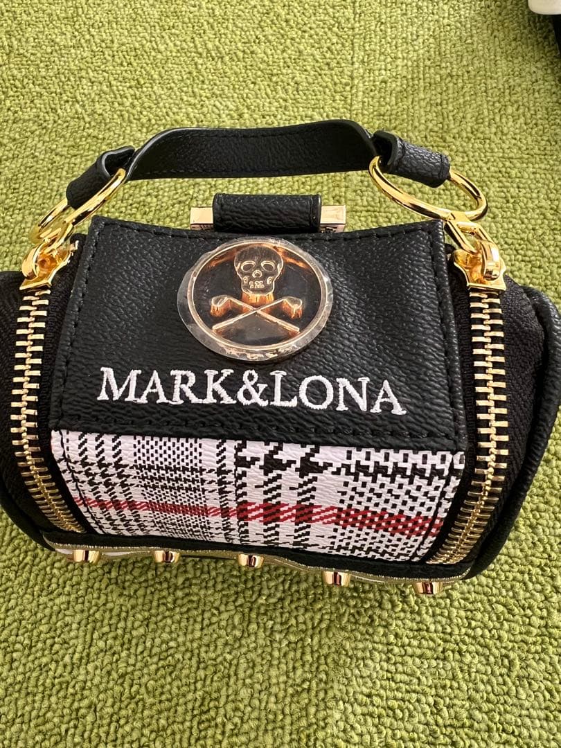 マークアンドロナ　ゴルフボールポーチ　未使用