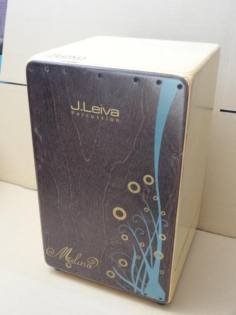 J.Leiva medina カホン