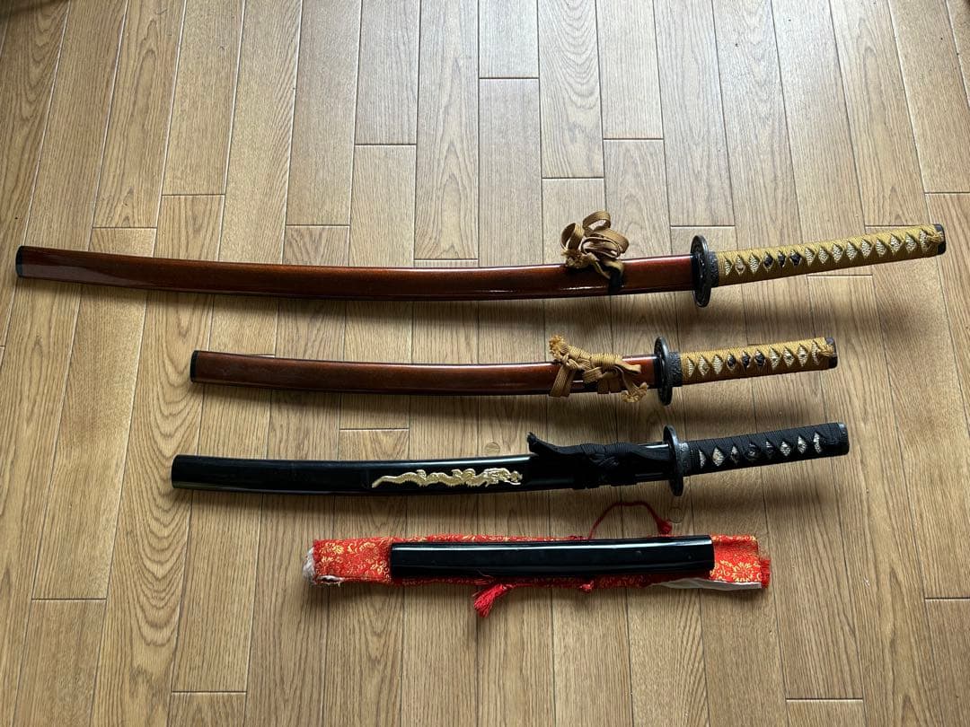 装飾的な刀4本セット 模造刀