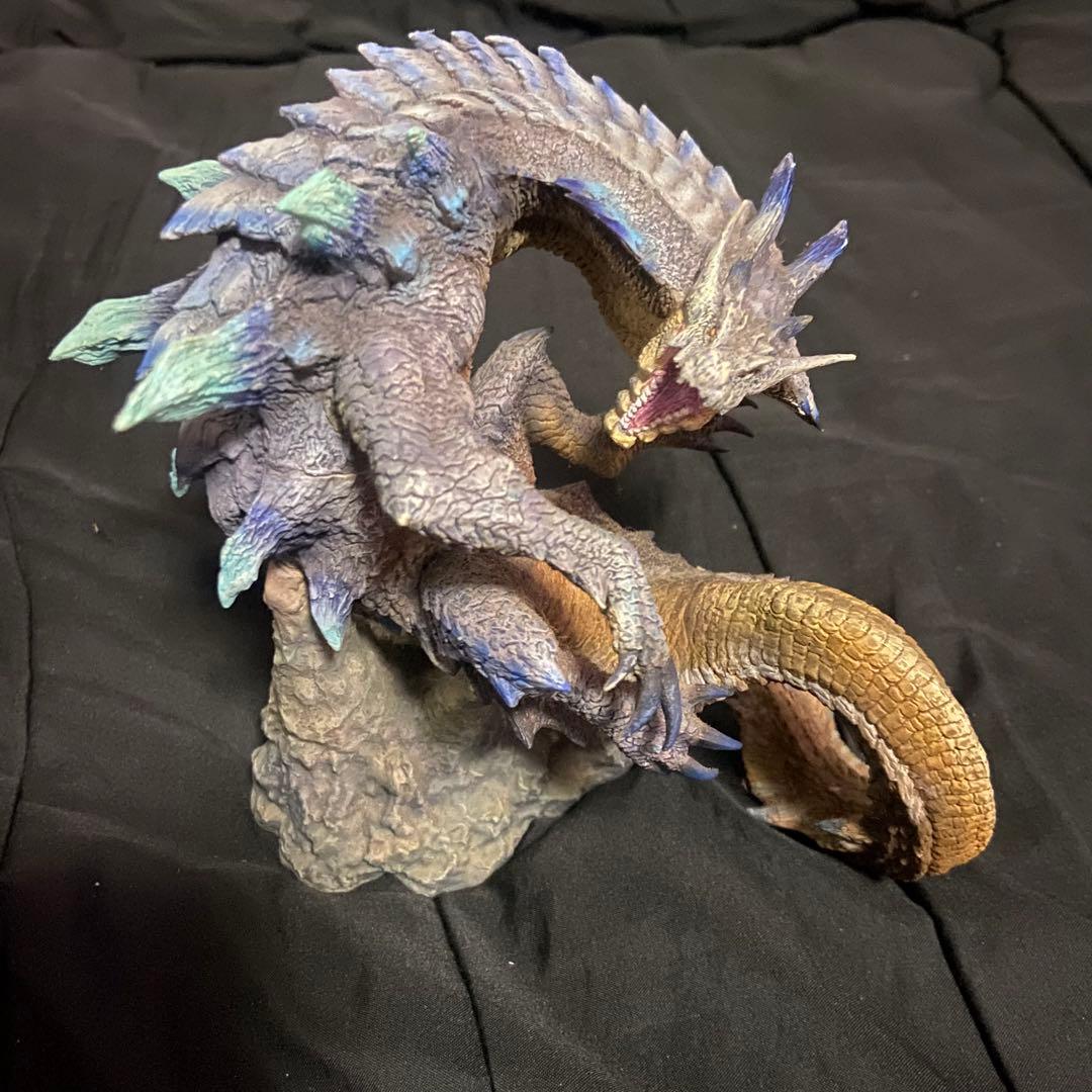 【希少】白海竜 ラギアクルス 亜種　クリエイターズモデル モンハン フィギュア