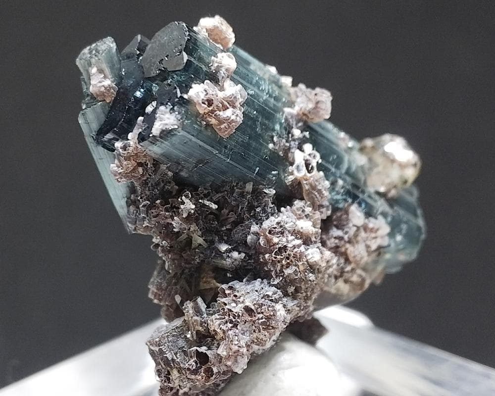 306 エルバイト トルマリン with レピドライト＆クォーツ ブラジル産