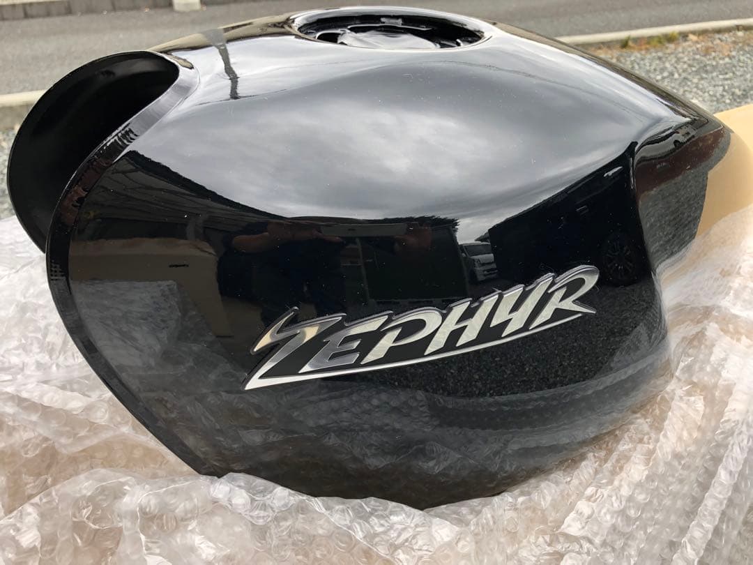 ゼファー 400 ゼファーχ タンク　純正オリジナル　新品　希少
