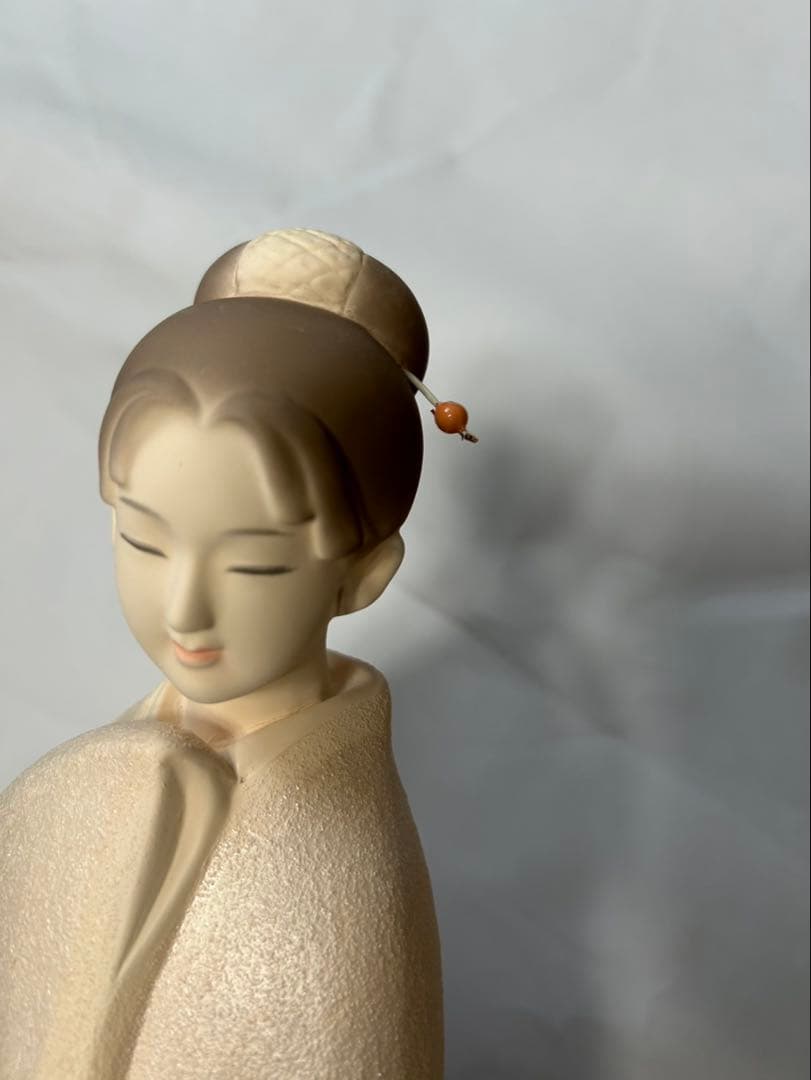 博多人形　宗田源造作　「野菊」