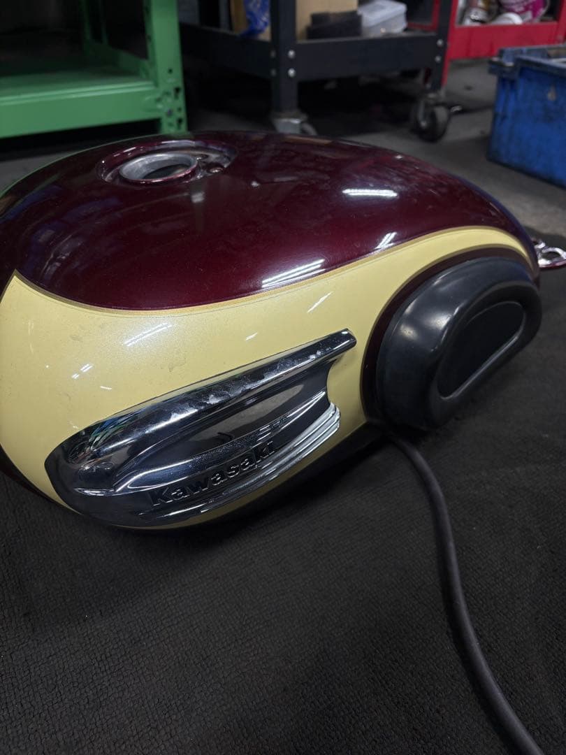 Kawasaki W650 タンク 赤/クリーム