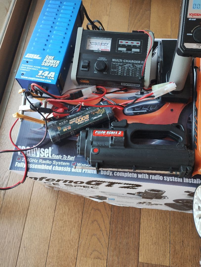 Inferno GT2 ＆ Inferno　各１機のシャーシとプロポのセット