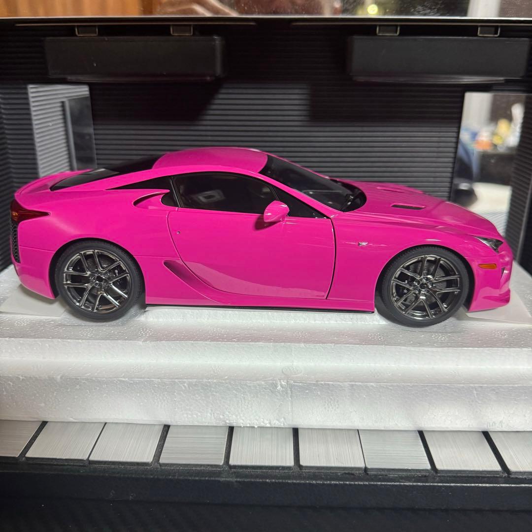 未展示品オートアート 1/18 レクサス LFA PASSIONATE PINK
