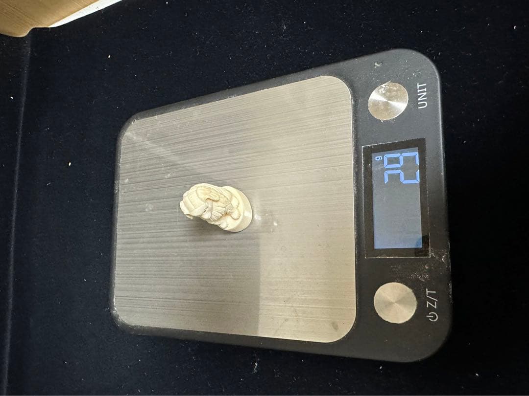 極上　置物　根付　天然素材　彫刻 細密細工　骨董　アンティーク