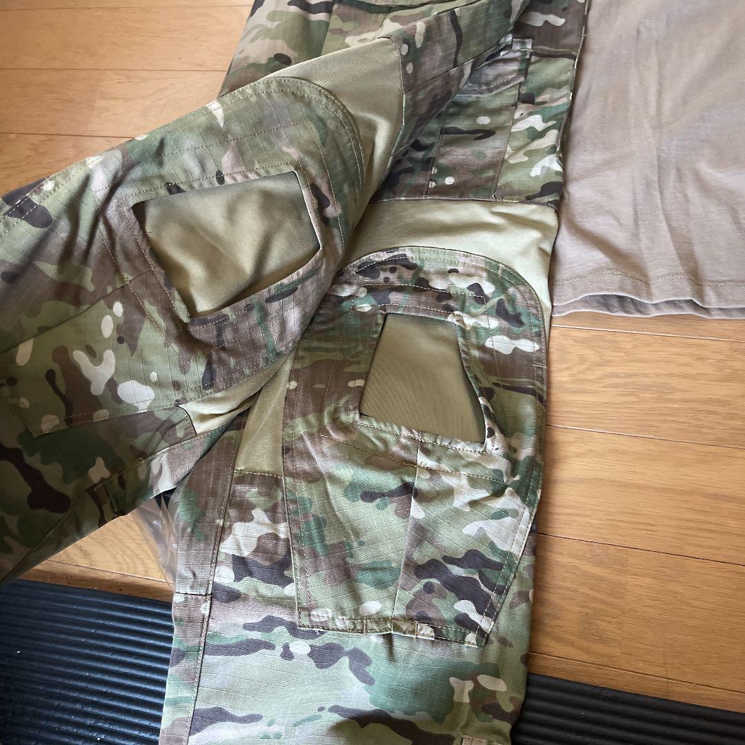 サバゲー装備(服)上下＆関節部に入れるパッド付き