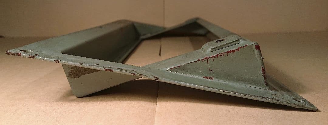 乗務員間連絡装置の台座 ステー 185系用？ 鉄道部品 鉄道古物 国鉄 JR