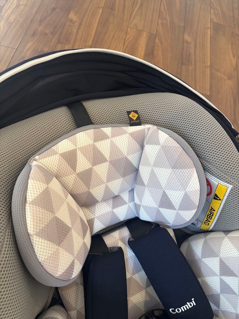 美品！Combi チャイルドシート ネイビー/グレー ISOFIX JN-570