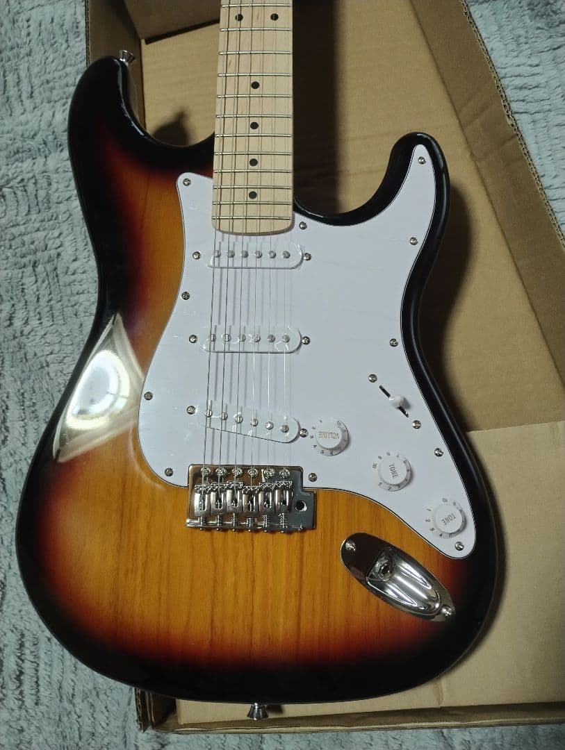 フォトジェニック エレキギター ST-180M/SB