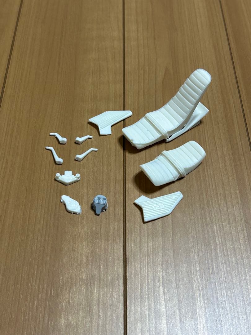 アオシマ　ホンダ　CBX400F　レジンパーツ付属