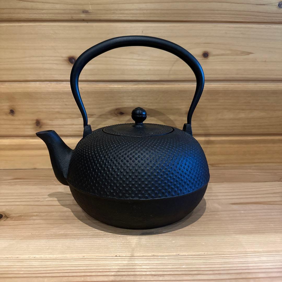 あられ形鉄瓶　中古