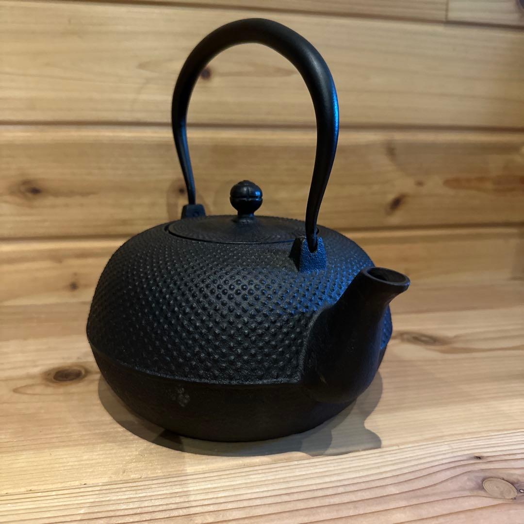 あられ形鉄瓶　中古