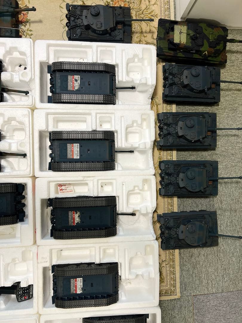 [訳あり] 東京マルイ戦車19台セットまとめ売り