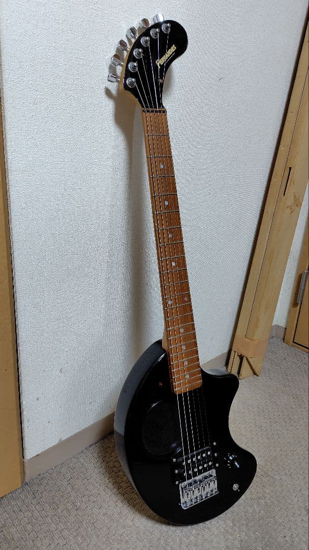 ZO3フェルナンデスエレキギター ブラック 6弦