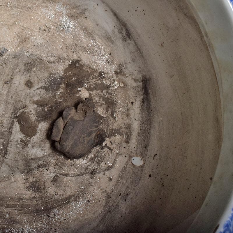 瀬戸焼　古瀬戸　染付　花文　蝶三足　大火鉢　大香炉　M　R8176B