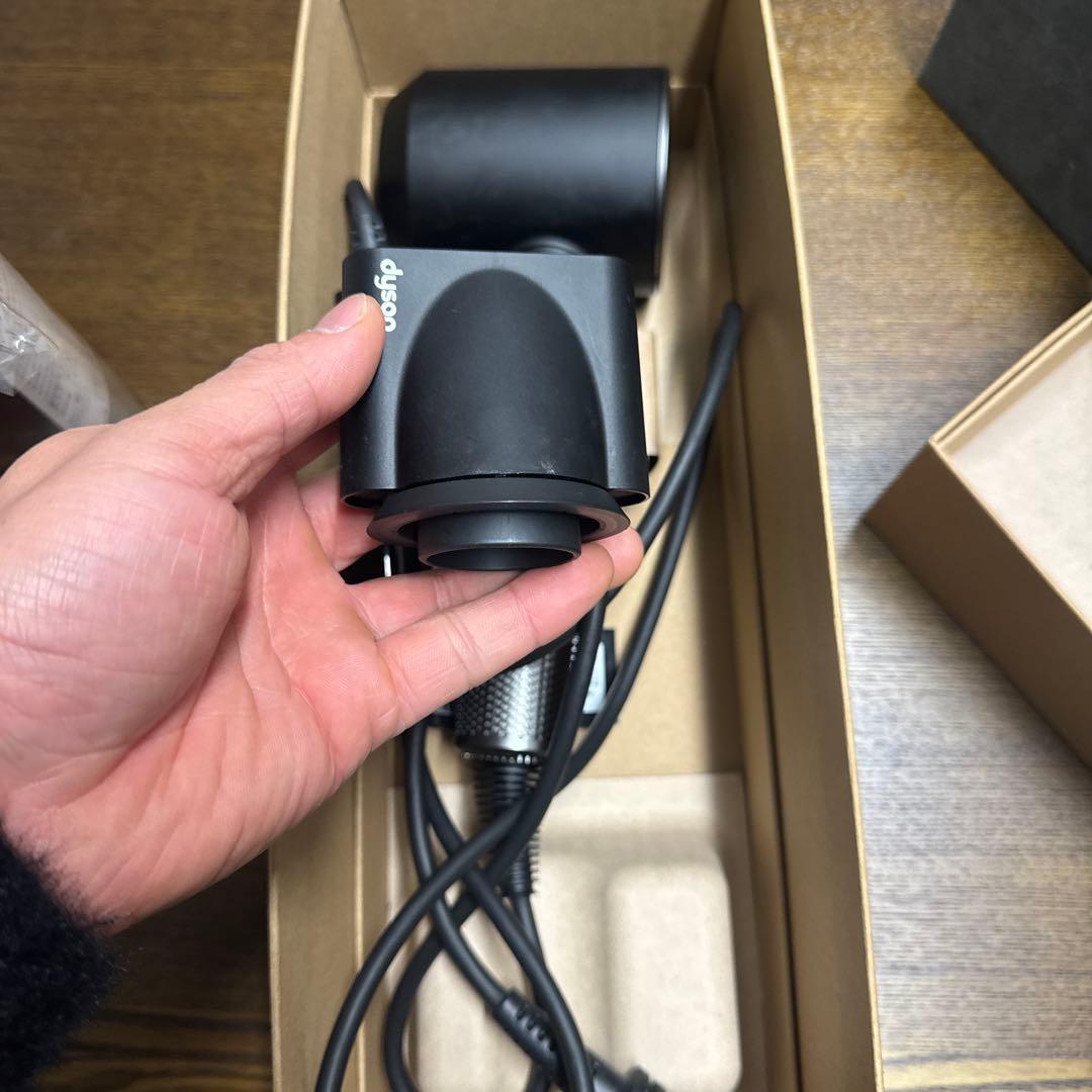 ブラック ヘアドライヤー 円形ノズル付き