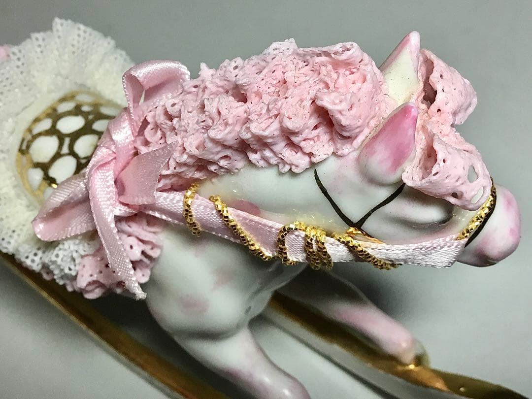 フィギュリン◆ピンクの木馬◆アイルランド 陶器 ビスク ヴィンテージ 置物