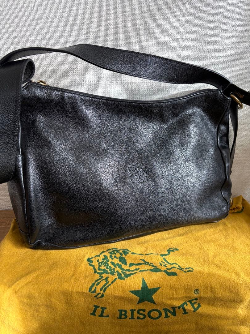 イルビゾンテ　ショルダーバッグ　黒