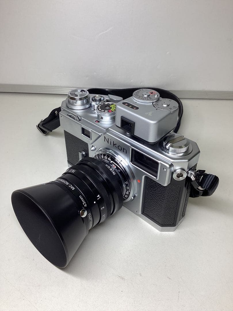 0*5様 Nikon 一眼レフカメラ シルバー 標準レンズ