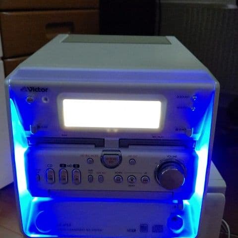 ビクター製ミニコンポ　CD.　DVD.　tape.　RADIO