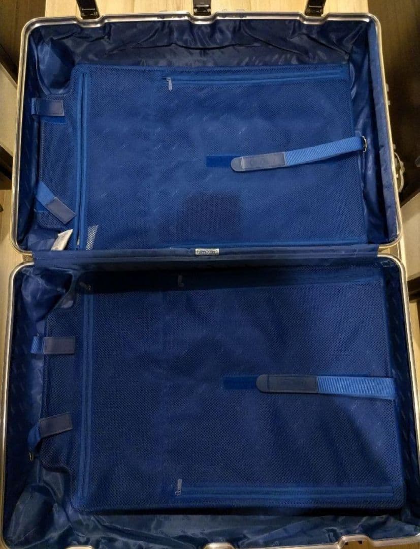 リモワ　トパーズ　4輪　TSAダイヤルロック搭載　98L