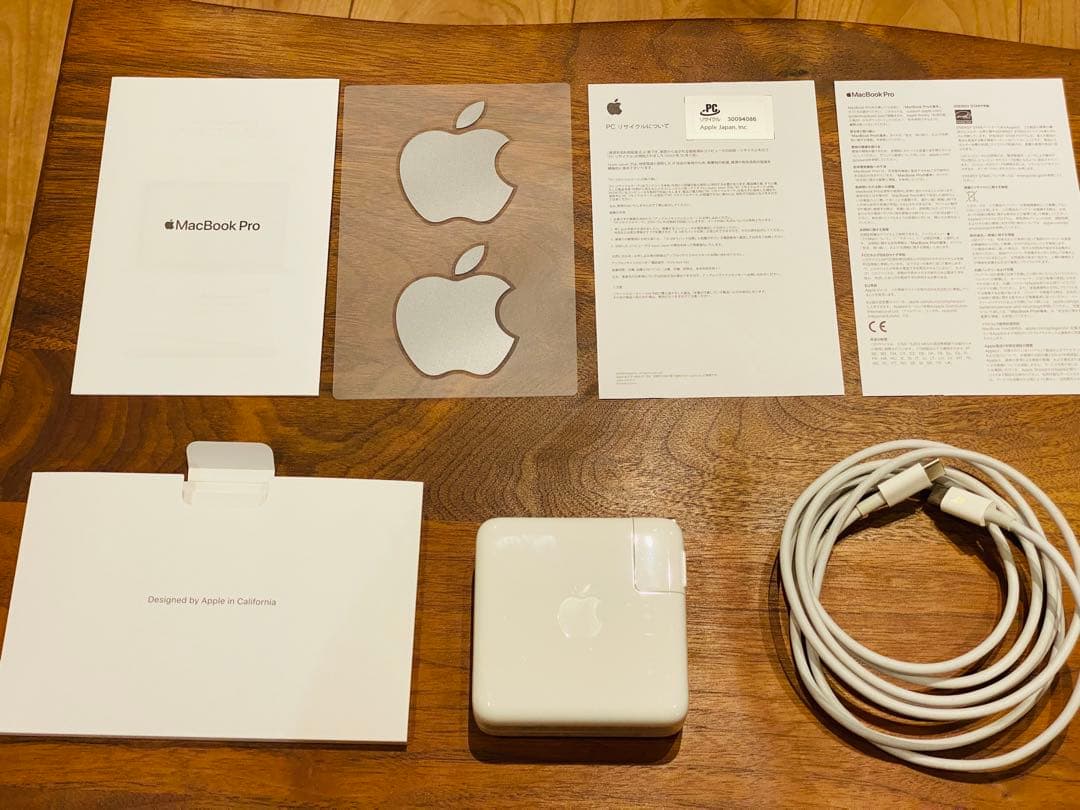 M1 MacBook Pro 13インチ 8GB SSD512GB