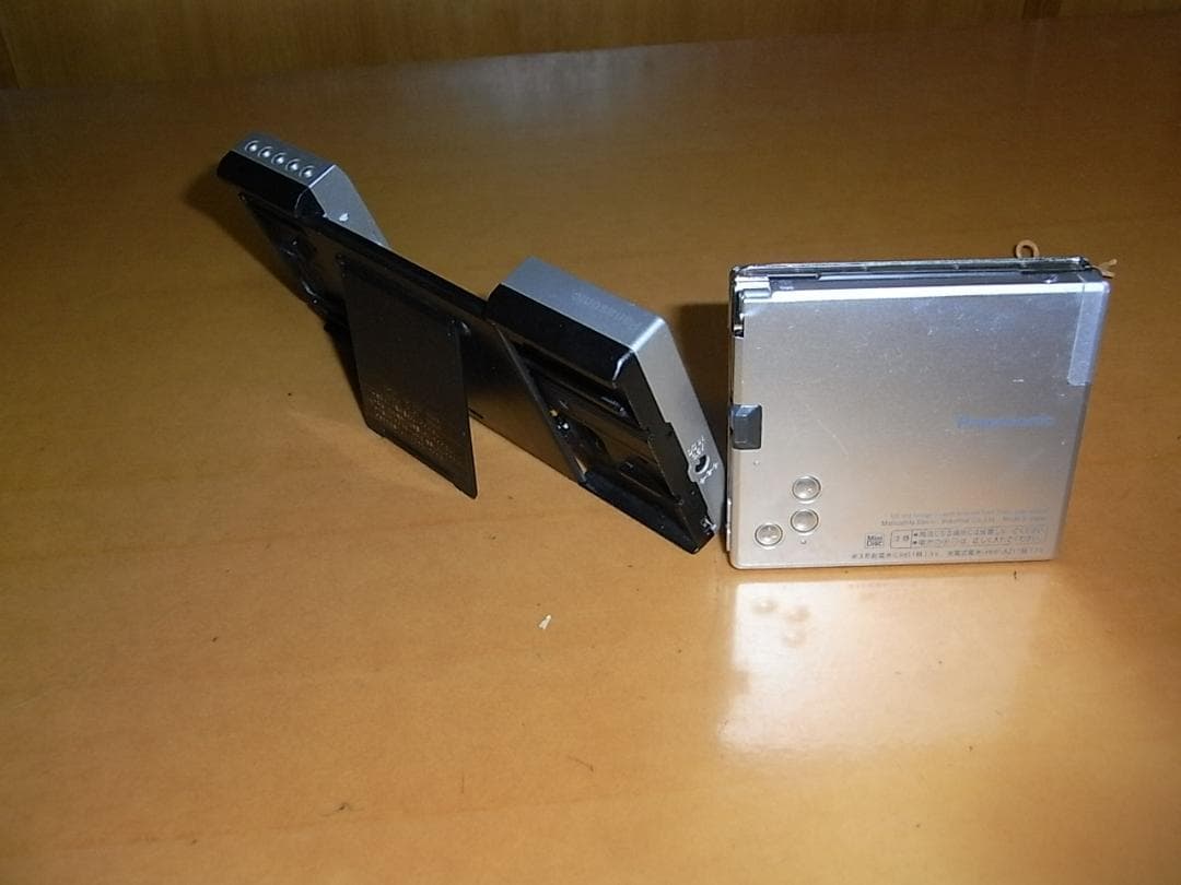 【動作確認済み・充電池新品】パナソニックポータブルMDプレヤー　MJ50