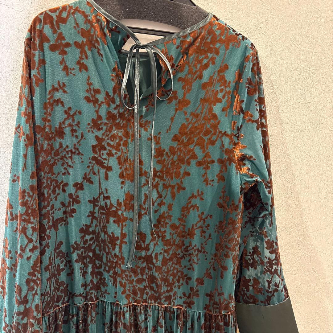 ROSSO フロッキープリントティアードワンピース