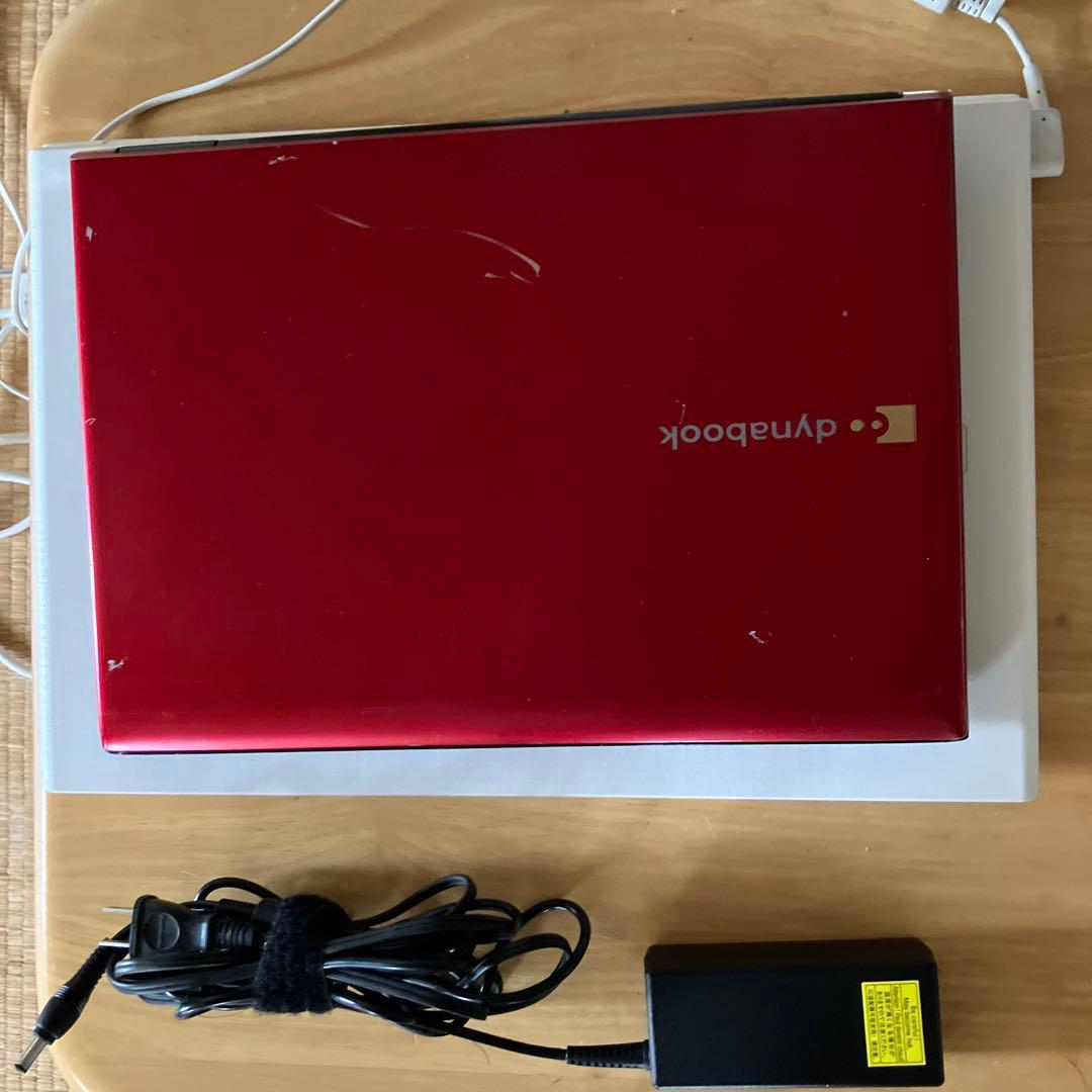dynabook 赤 ノートPC