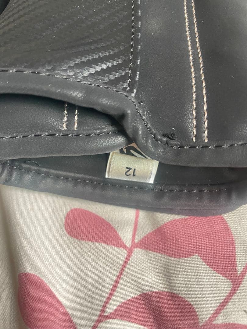 【美品】VENUM ボクシンググローブ 12oz ダークカモ）