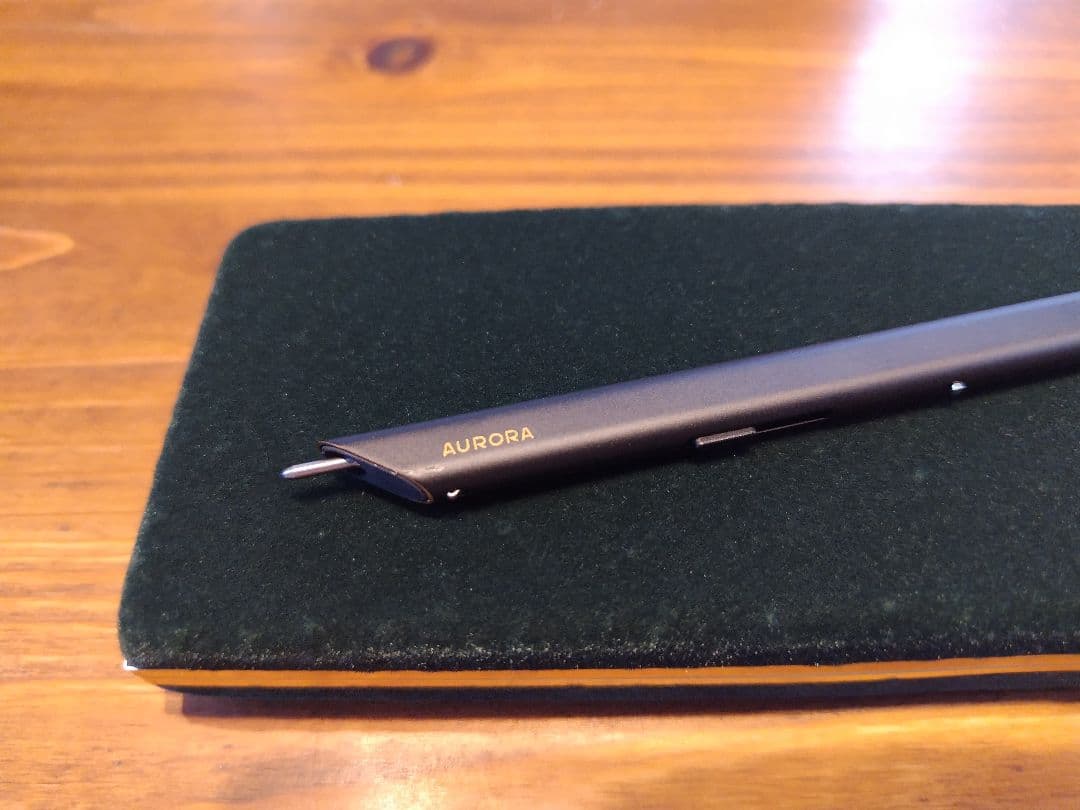 アウロラ　ボールペン　テッシー