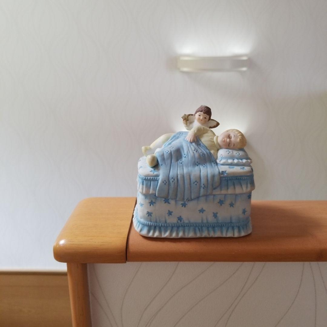 陶器人形　美術品　置物　天使と夢みる子供