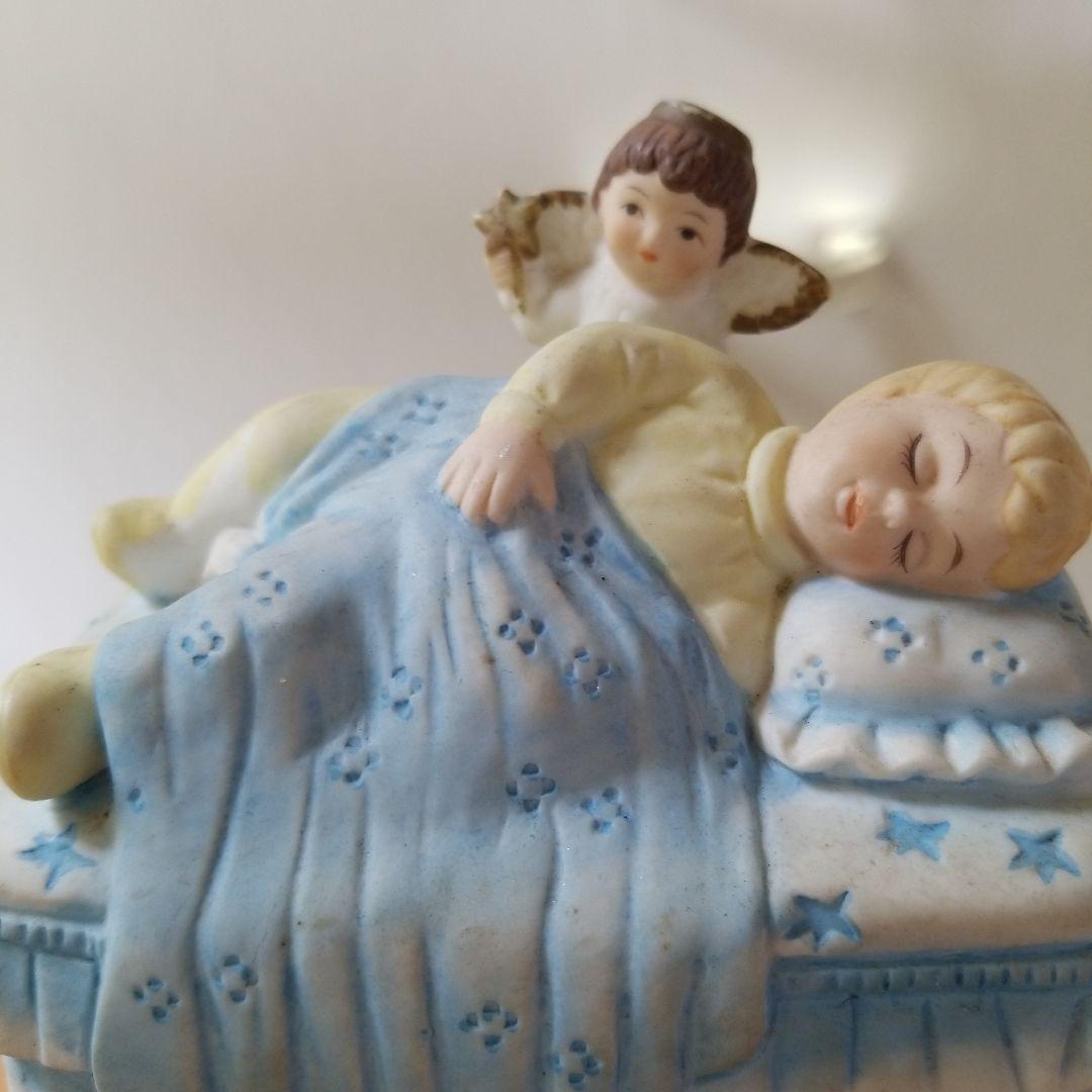 陶器人形　美術品　置物　天使と夢みる子供