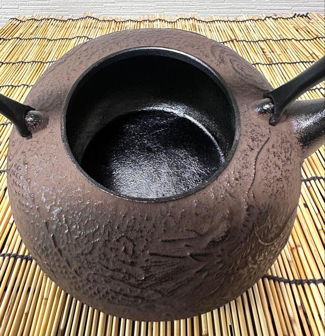 未使用品、供箱、栞、取説付　南部特製銘 １２型 龍文様　南部鉄瓶　南部鉄器