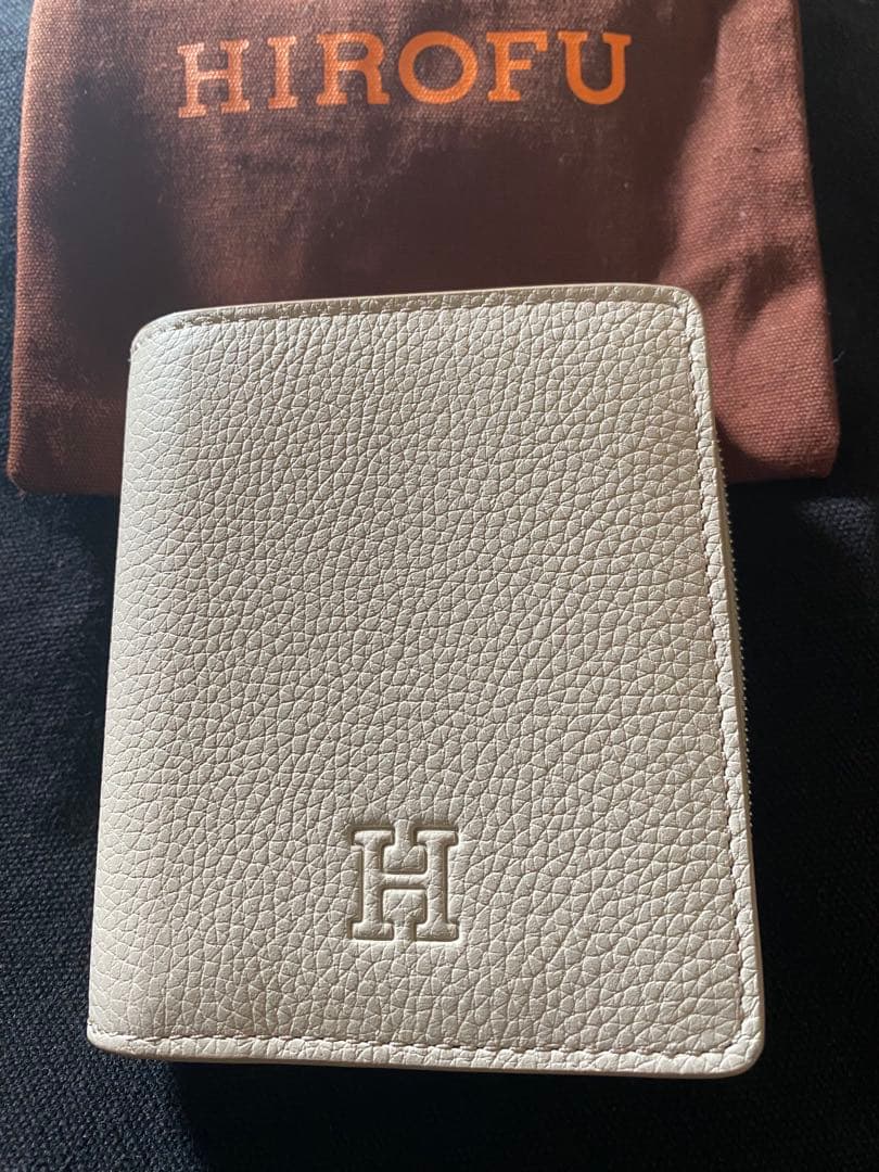 HIROFU ベージュ 二つ折り財布