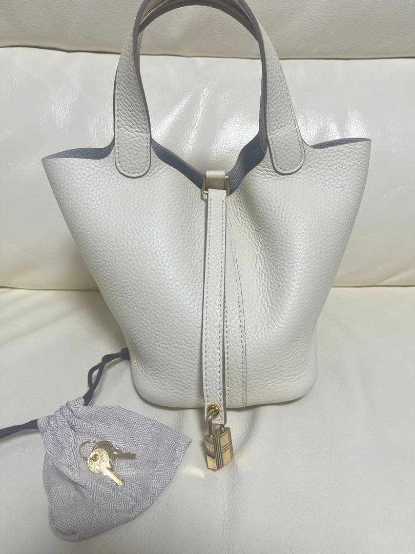 本革キューブバッグ18　ホワイト系(クレ) ゴールド金具　美品