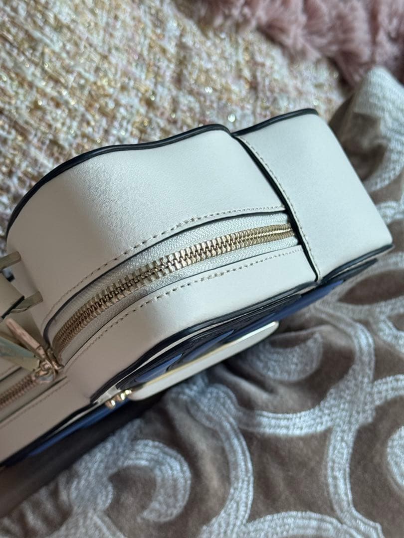 ⭐︎kate spade⭐︎ フラッターフライ 3D クロスボディ ショルダーバッグ