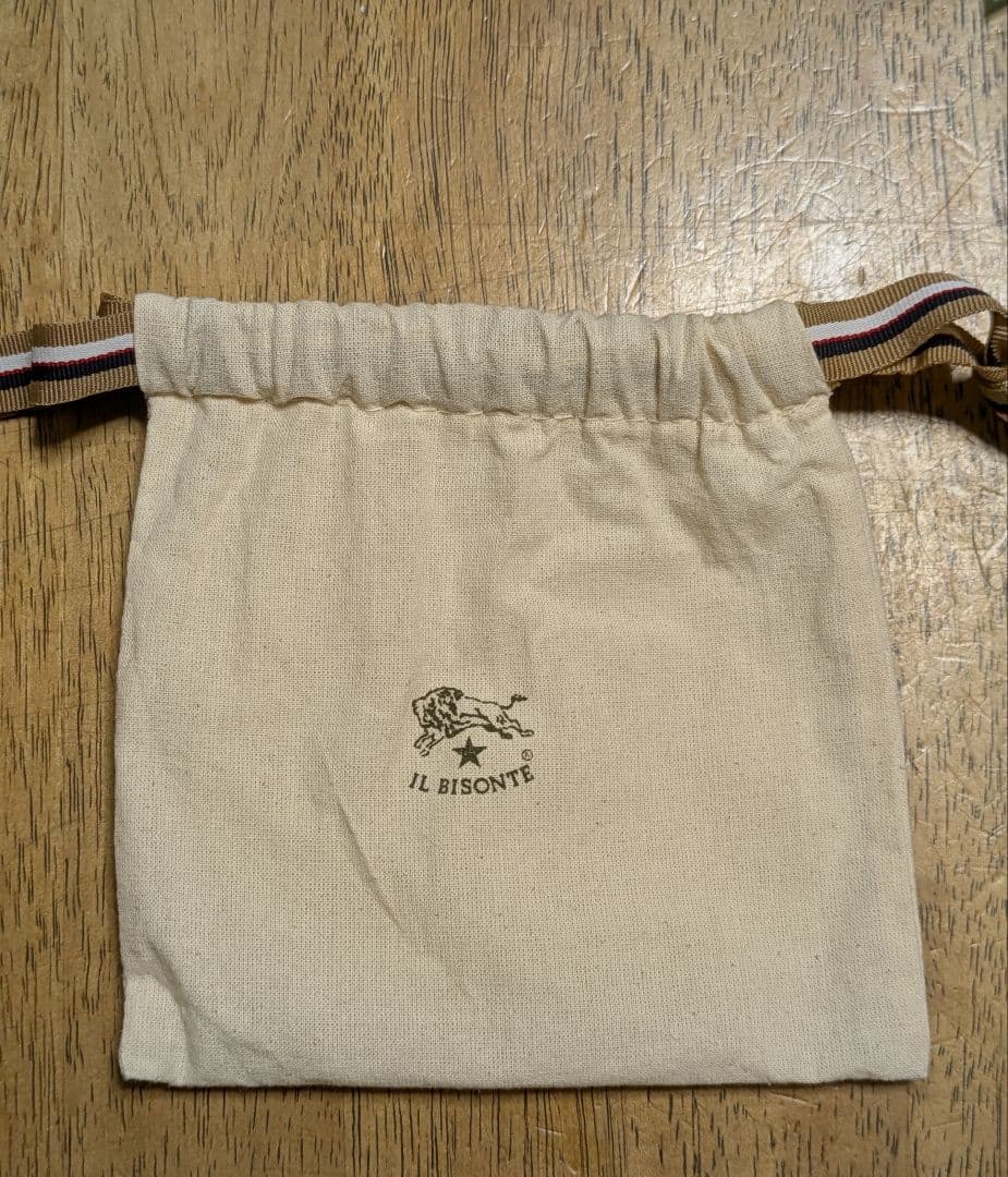 【美品】 IL BISONTE ラウンドジップウォレット ヤケヌメ 人気 現行品