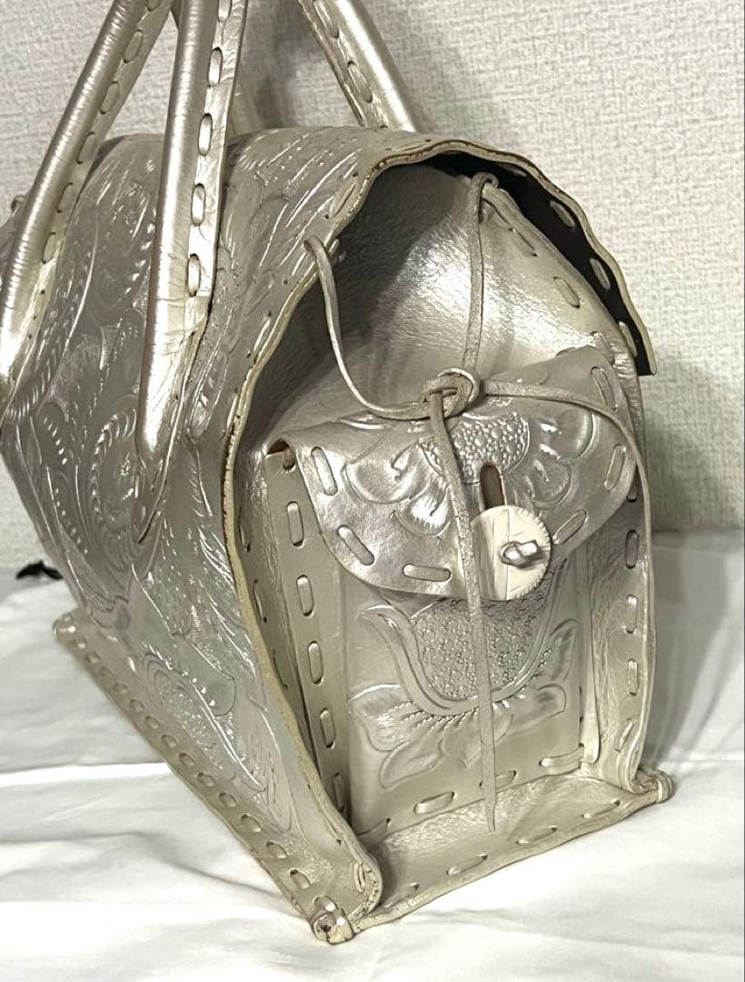 Carving Tribes ゴールドバッグ Mサイズ