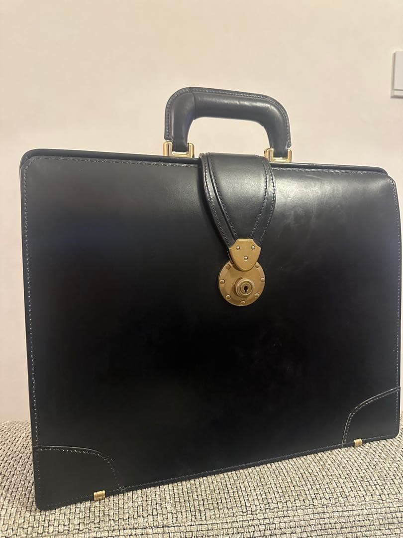 土屋鞄⭐️現行ロゴ‼️ダレスバック⭐️人気ブラック‼️定価160,000円⭐️