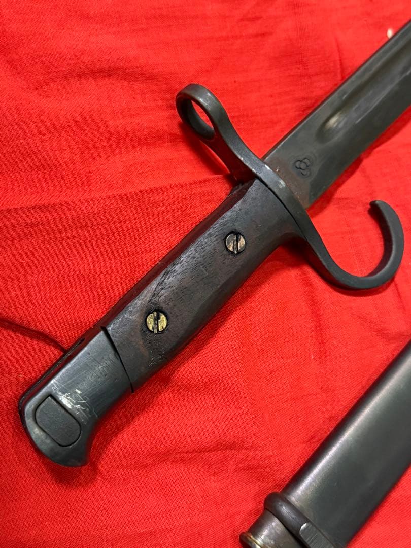 古い物で詳細不明‼️日本軍三十年式銃剣と鞘★鉄製❗️レプリカ？訓練用？刃無し模造刀‼️