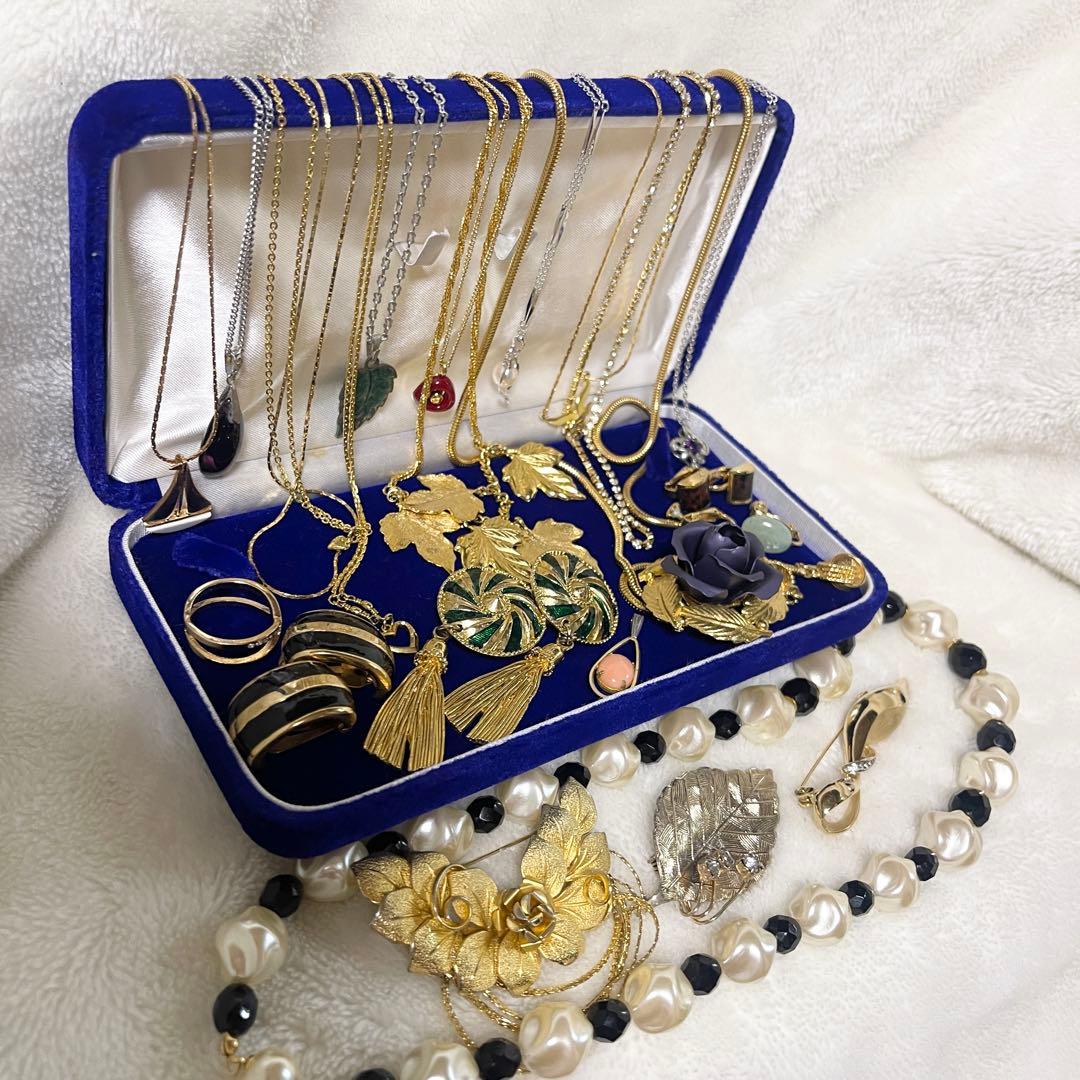 遺品整理 アクセサリー 大量 まとめ ヴィンテージ レトロ