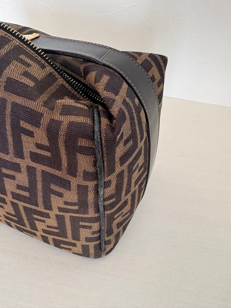 【値下げ！】FENDI フェンディ ズッカ 柄バニティバッグ ブラウン 茶